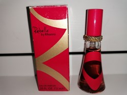 RIHANNA REBELLE