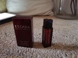 ESCADA SENTIMENT
