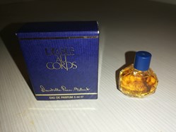 PECCI BLUNT DONATELLA DIABLE AU CORPS