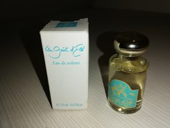 DERROISNE ISABELLE /VITTORI ISABEL / LE MONDE EN PARFUM UN GOUT D'ETE
