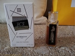 GIVENCHY HOT COUTURE