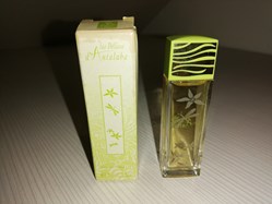 DERROISNE ISABELLE/ LE MONDE EN PARFUMS LES DELICES D' ANTALAHA