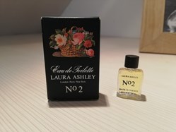 ASHLEY LAURA N°2