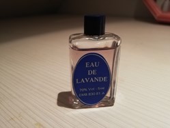 NON IDENTIFIE EAU DE LAVANDE