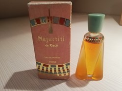 RIACHI NEFERTITI