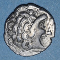 Statère en argent, type à la situle. (Vente collection R. Bongard).