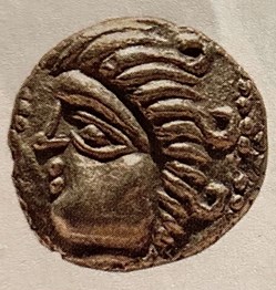 Quart de statère aurifère au triskèle, à l’étoile et à la lyre