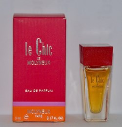 MOLYNEUX - Le Chic