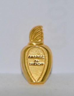 GIVENCHY - Pin's Amarige