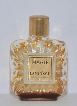 GALERIE - Five precious perfumes of France - Magie de Lancôme