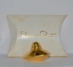 RENTA Oscar de la R - Volupté Pin's