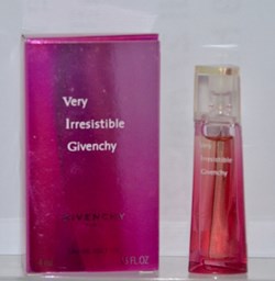 GIVENCHY - Very Irrésistible
