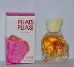 MIYAKÉ Issey - Pleats Please