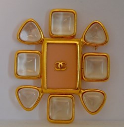 CHANEL Gabrielle - Allure broche