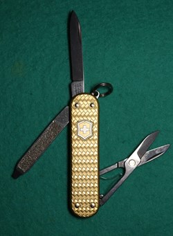 Victorinox -Classic Precious Alox - Brass Gold