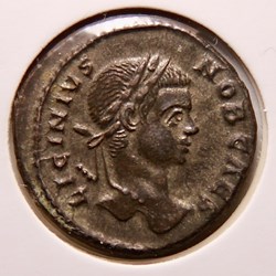 Nummus - Licinius II (321)