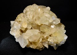Datolite, gerbe (Dalnegorsk, Russie)