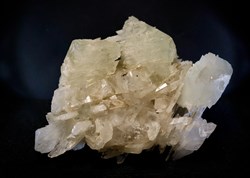 Datolite, cristallisation interrompue (Dalnegorsk, Russie)