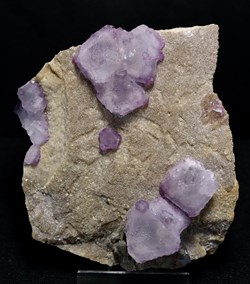 Fluorine, Pyramide Aztèque (Chine)