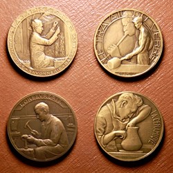 Coffret de l'Exposition internationale "Arts et Techniques", Paris 1937. Avers