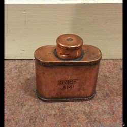 Pot de colle à étiquettes