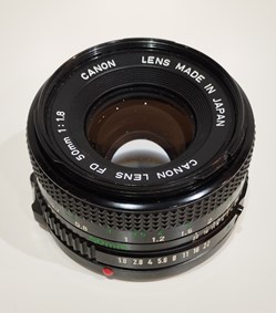 CANON FD (f1.8 - 50mm)