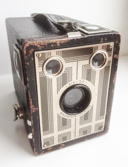 KODAK Brownie junior six-20