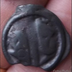 Série 968 DT 3262 var Potin OYINDIA ( dégénéré ) à la tête janiforme ou " tête bêche "