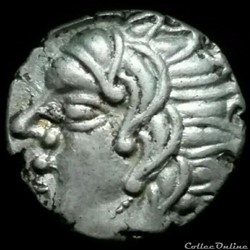 Série 1040 DT 3362 Drachme au loup et au triskele