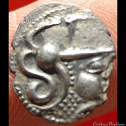 DT série 377 minimi à la tête de Pallas / aux deux carnyx