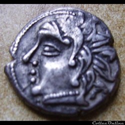 Série 1040 DT 3362 Drachme au loup et au triskele