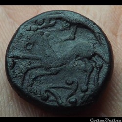 Série 875 statère en bronze du type de Chenôve aux triskèle