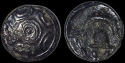 Alexander III 'the Great'     (336-323 BC). Ae. Kaunos  Obv: Macedonian shield with pellet in three