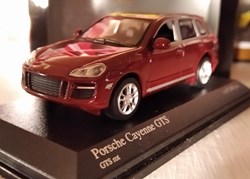 Minichamps Porsche Cayenne