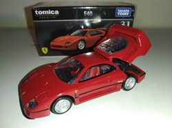 Tomica Ferrari F40