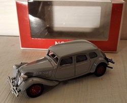 Norev Citroen traction 15/6