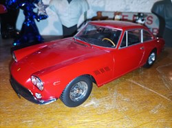 1964 330 GT 2+2 rouge KKScale