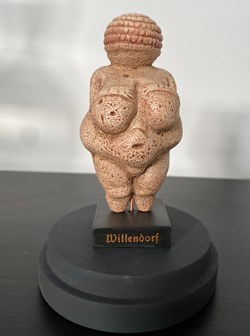Reproduction de la la Vénus de Willendorf