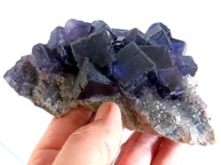 Fluorite sur quartz, "Coquera la Negrina", La Collada