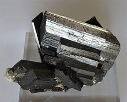 Wolframite (cristaux biterminés)