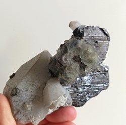 Fluorite, Ferberite et Quartz
