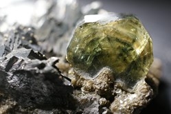 Apatite sur Arsénopyrite