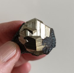 Pyrite "croix de fer"