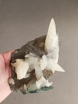 Calcite sur Calcédoine