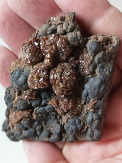 Vanadinite sur Goethite
