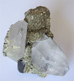 Pyrite sur Wolframite et Quartz