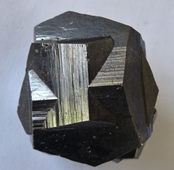 Pyrite "croix de fer"