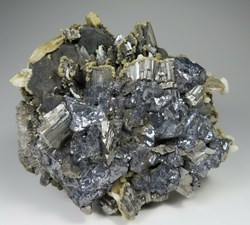 Galène, arsénopyrite, sidérite et chalcopyrite