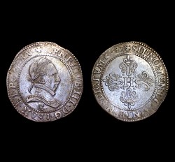 HENRI III Demi-franc au col plat 1587 C