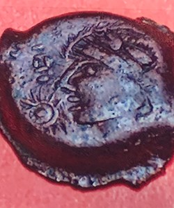 Profil avec cheval et sanglier. Variante DT 2455
